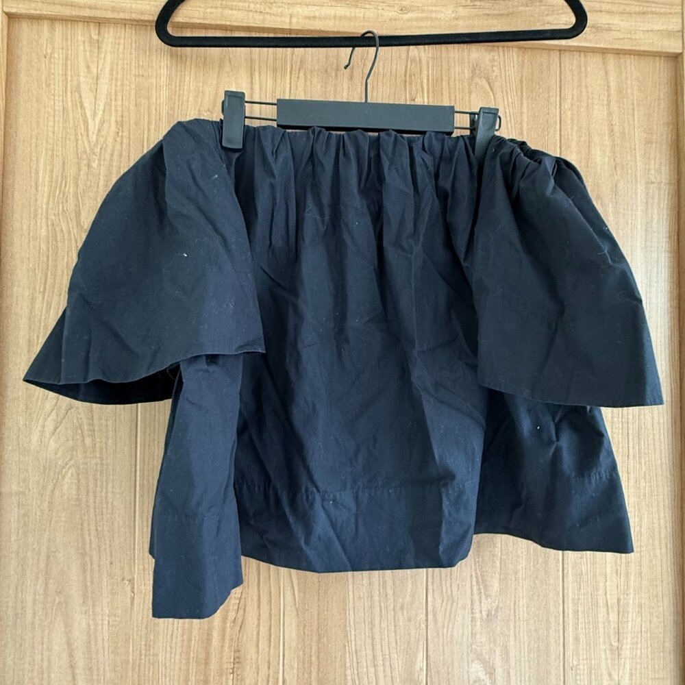 Vince navy off the shoulder top Large